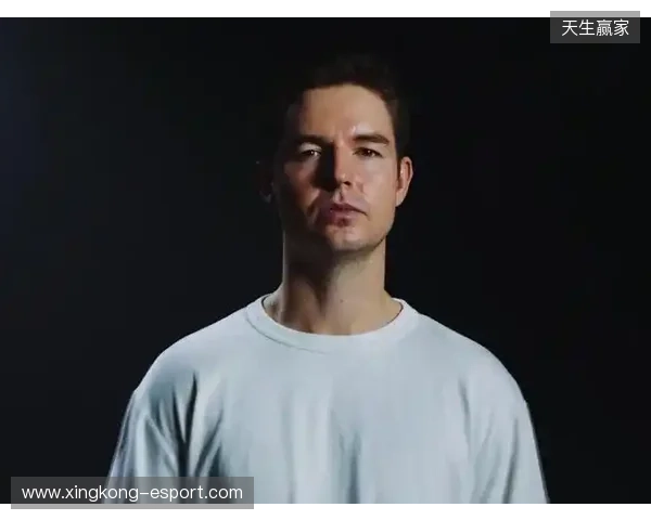 官宣：device正式加盟100 Thieves